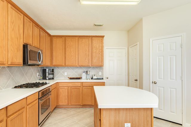 8 Terra Bella Drive, Manvel, TX 77578