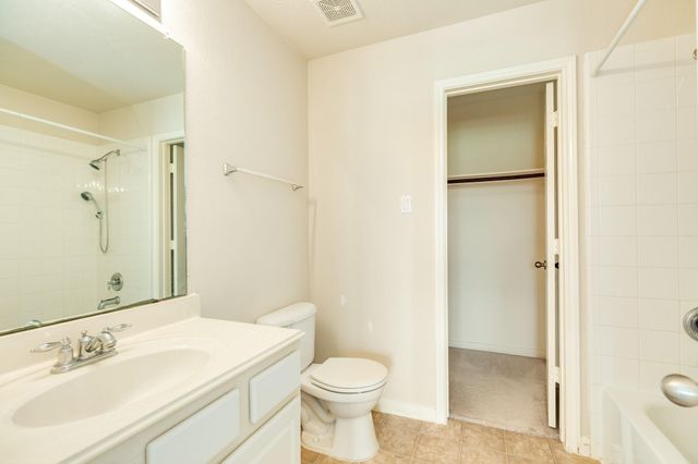 8 Terra Bella Drive, Manvel, TX 77578