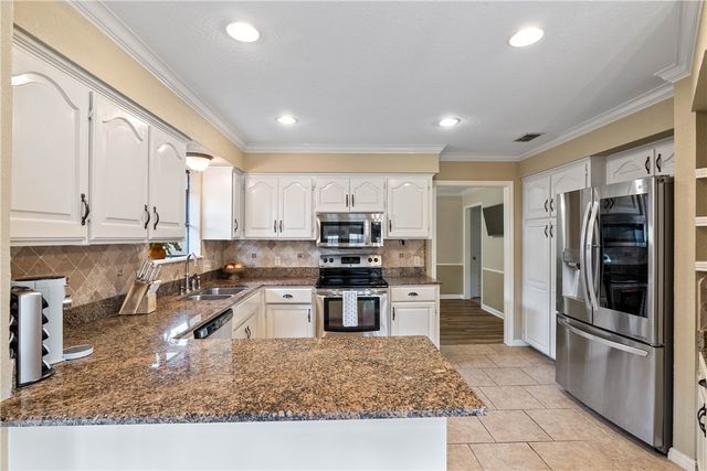 6325 Kristin Dr, Corpus Christi, TX 78414