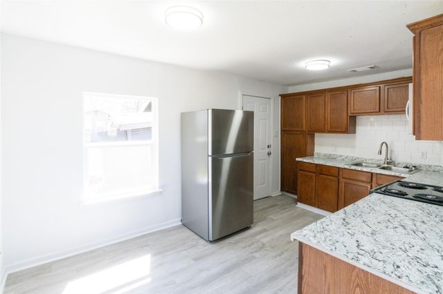 702 N 2nd ST, Copperas Cove, TX 76522