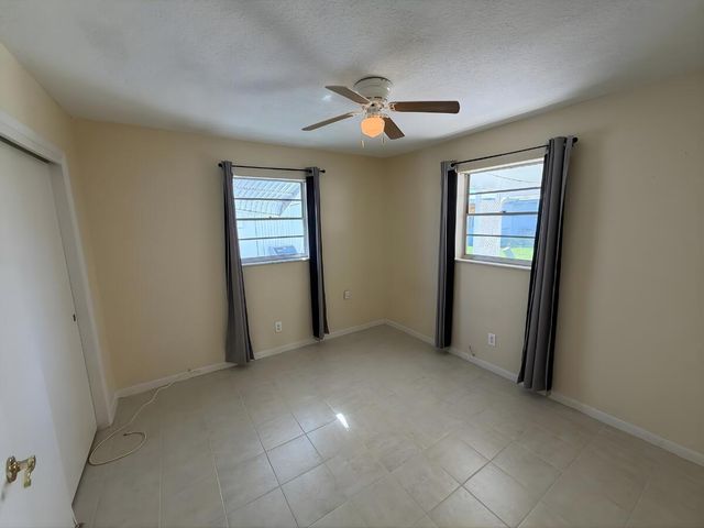 604 SW 15th Street SW, Boynton Beach, FL 33426