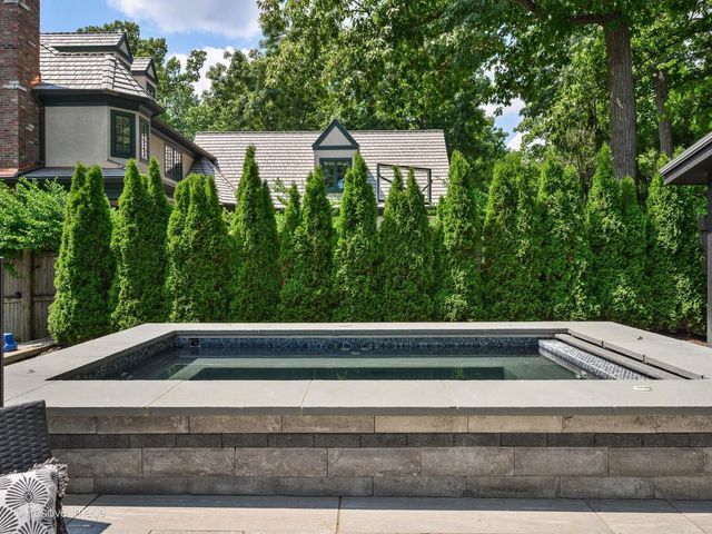 344 E Witchwood Lane, Lake Bluff, IL 60044