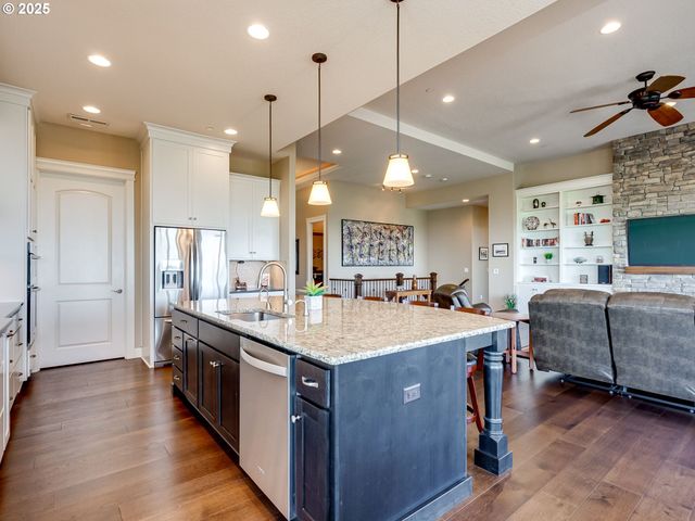2009 Nw KLICKITAT St, Camas, WA 98607
