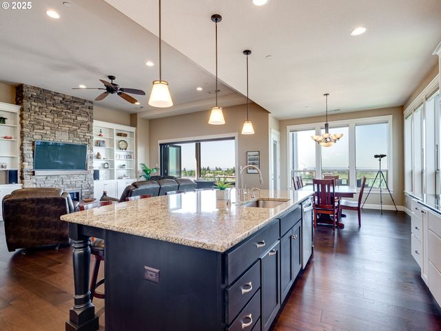 2009 Nw KLICKITAT St, Camas, WA 98607