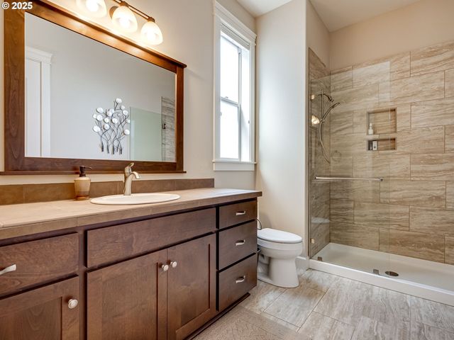 2009 Nw KLICKITAT St, Camas, WA 98607