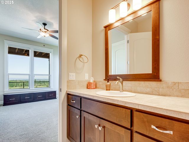 2009 Nw KLICKITAT St, Camas, WA 98607