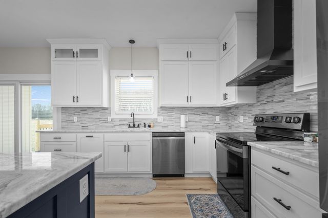 431 Rose Dr, Decherd, TN 37324