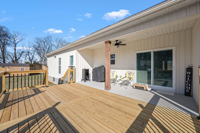 431 Rose Dr, Decherd, TN 37324