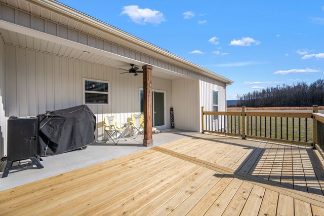 431 Rose Dr, Decherd, TN 37324