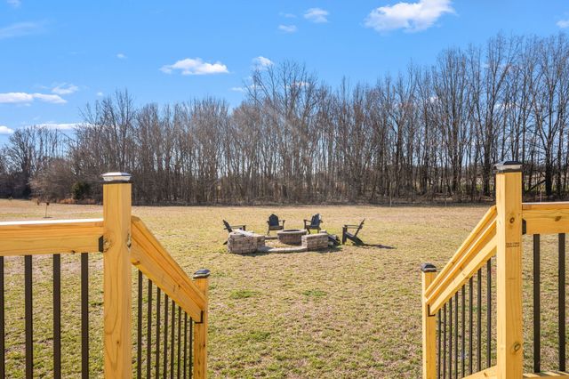 431 Rose Dr, Decherd, TN 37324