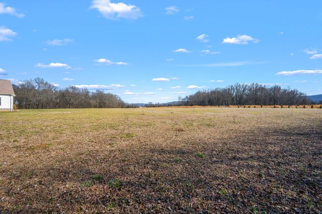 431 Rose Dr, Decherd, TN 37324