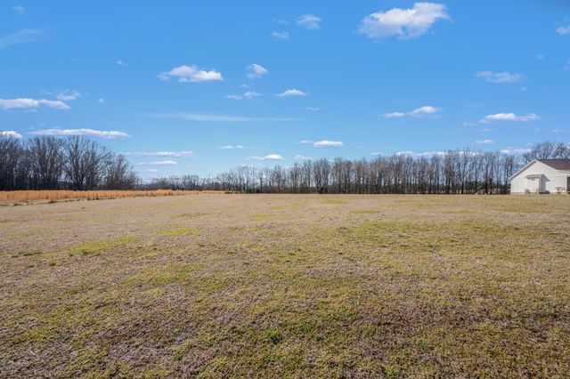 431 Rose Dr, Decherd, TN 37324