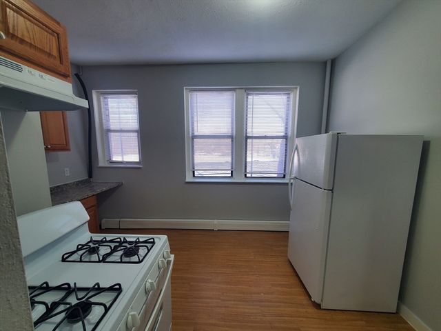 10 Abbottsford 3, Boston, MA 02121