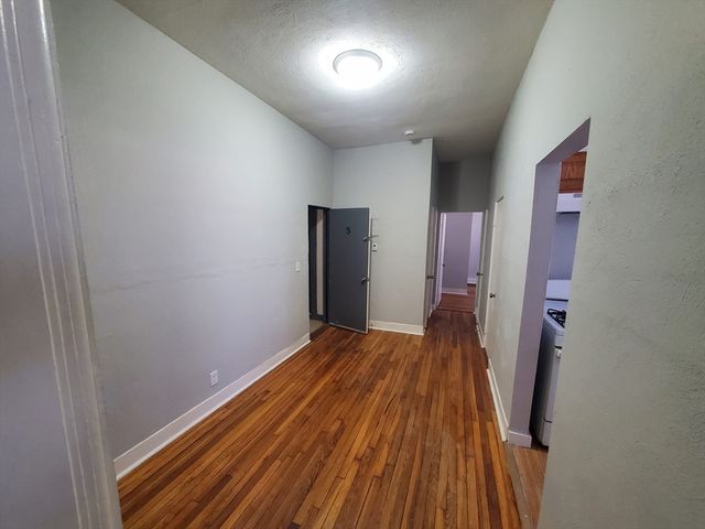 10 Abbottsford 3, Boston, MA 02121