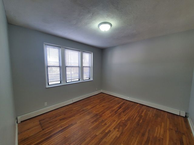 10 Abbottsford 3, Boston, MA 02121