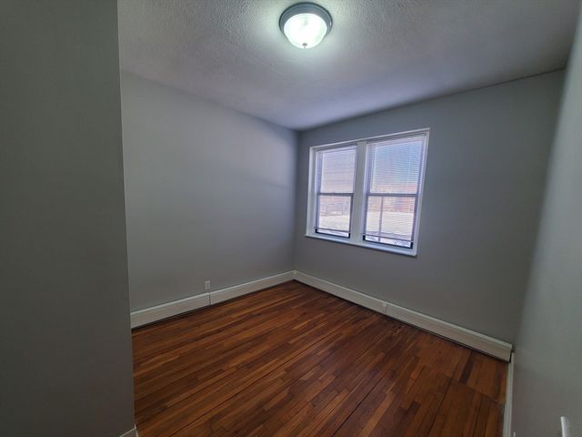 10 Abbottsford 3, Boston, MA 02121