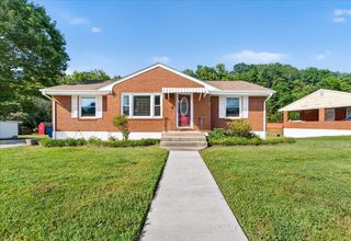 2048 Laura RD, Roanoke, VA 24017