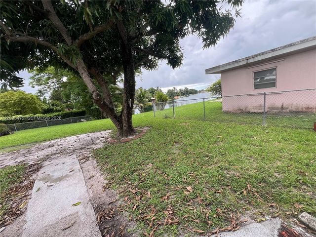 6531 W 8th Avenue, Hialeah, FL 33012