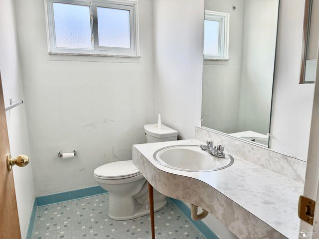 25920 Reeck Road, Woodhaven, MI 48183