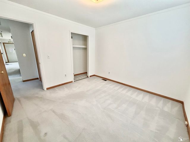 25920 Reeck Road, Woodhaven, MI 48183