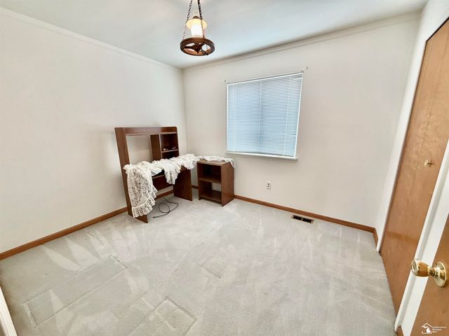 25920 Reeck Road, Woodhaven, MI 48183