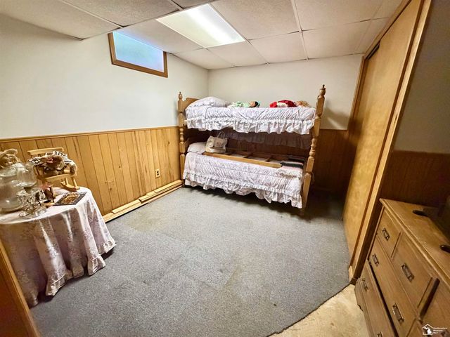 25920 Reeck Road, Woodhaven, MI 48183