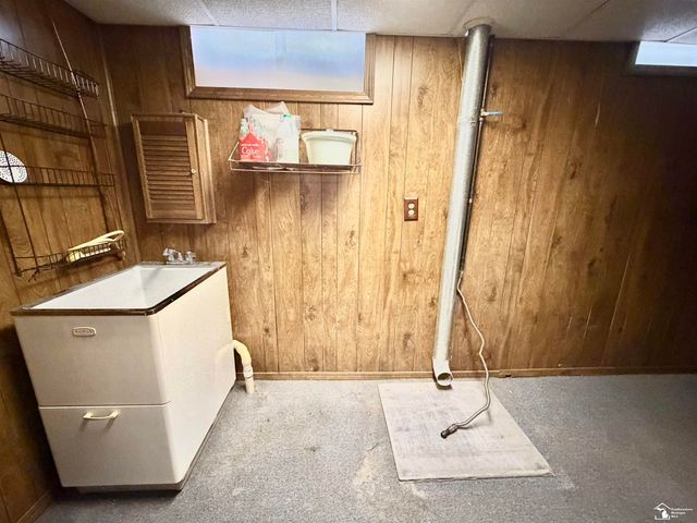 25920 Reeck Road, Woodhaven, MI 48183