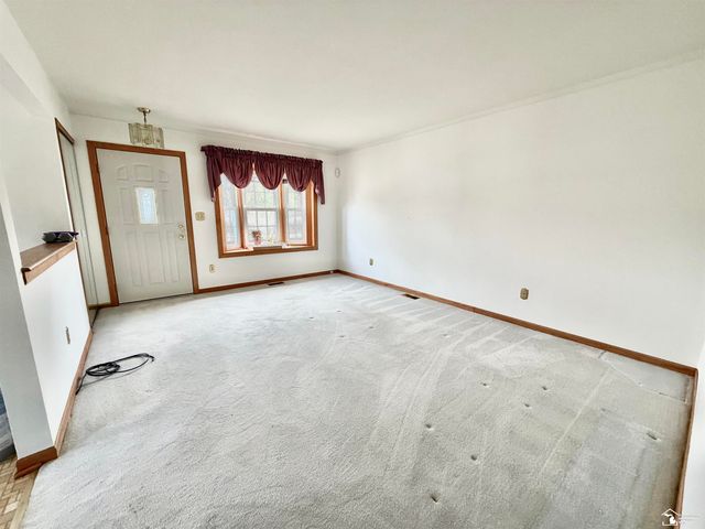 25920 Reeck Road, Woodhaven, MI 48183