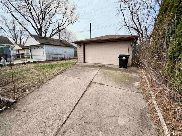 25920 Reeck Road, Woodhaven, MI 48183