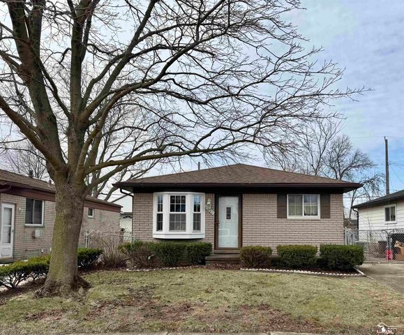 25920 Reeck Road, Woodhaven, MI 48183