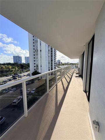 3701 N Country Club Drive 607, Aventura, FL 33180