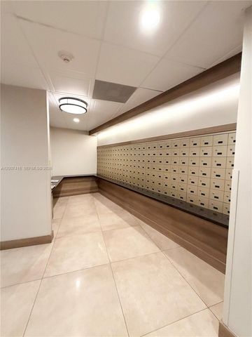 3701 N Country Club Drive 607, Aventura, FL 33180