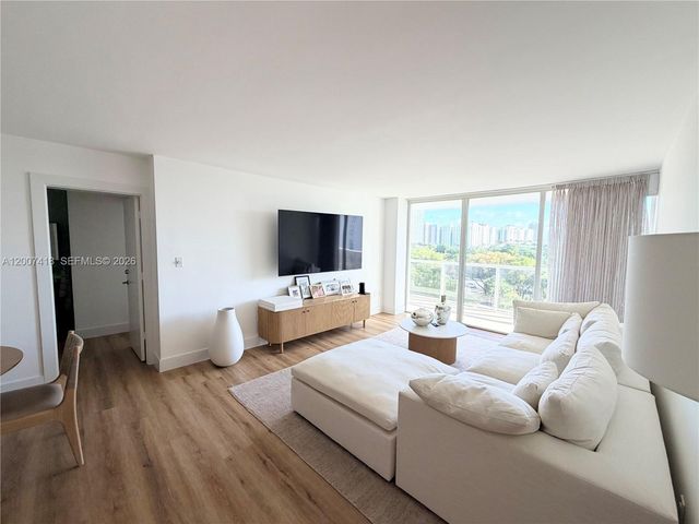 3701 N Country Club Drive 607, Aventura, FL 33180