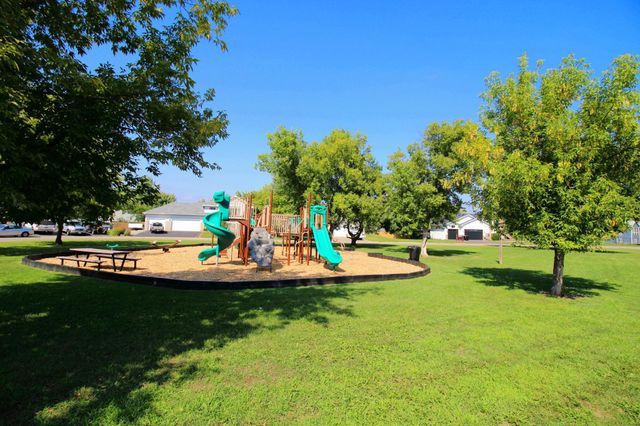 1058 241st Lane NE, East Bethel, MN 55005