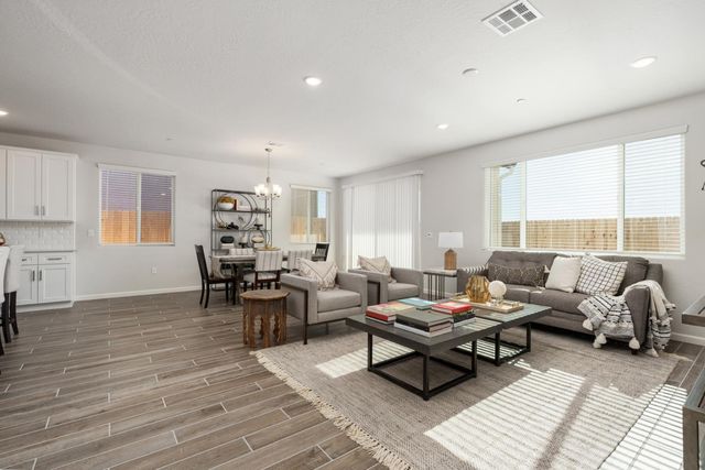 659 Solar Lane, Clovis, CA 93619