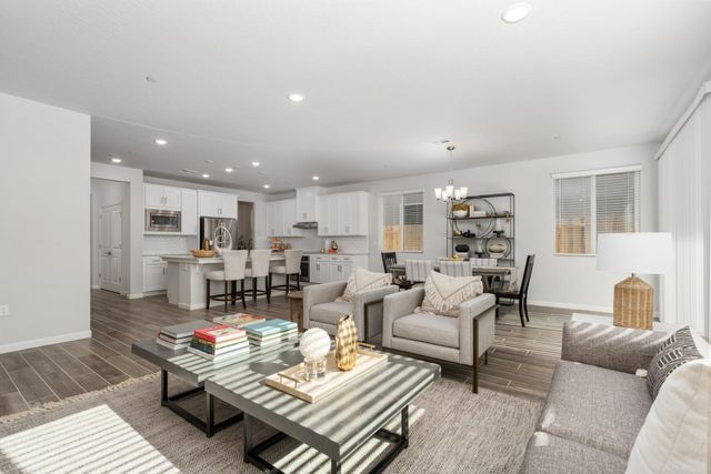 659 Solar Lane, Clovis, CA 93619