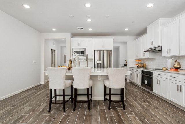 659 Solar Lane, Clovis, CA 93619