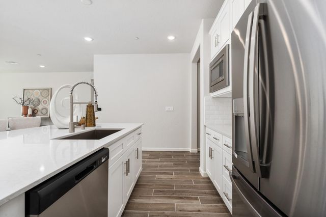 659 Solar Lane, Clovis, CA 93619