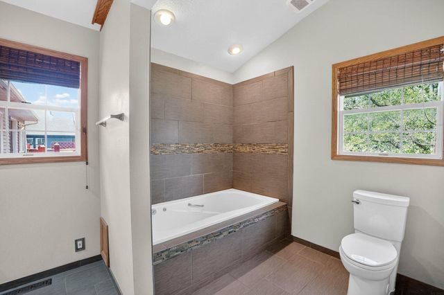 4101 Horseshoe Drive, Cedar Falls, IA 50613