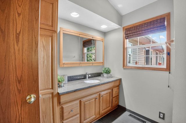 4101 Horseshoe Drive, Cedar Falls, IA 50613