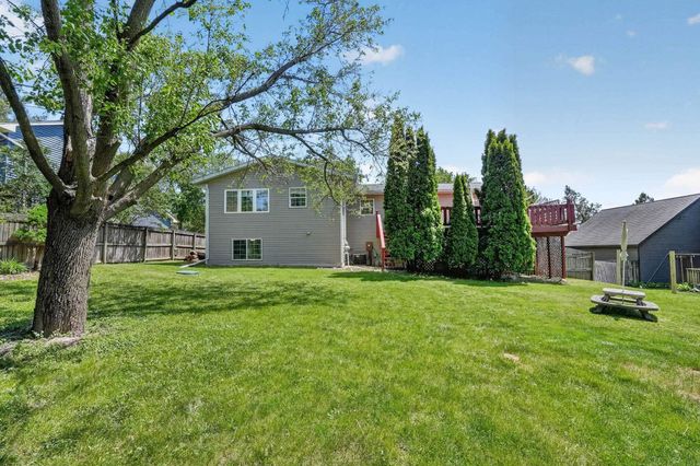 4101 Horseshoe Drive, Cedar Falls, IA 50613