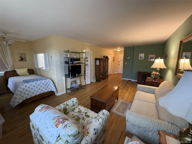 76 DeHaven Drive 3M, Yonkers, NY 10703