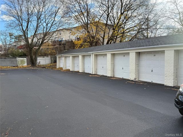76 DeHaven Drive 3M, Yonkers, NY 10703