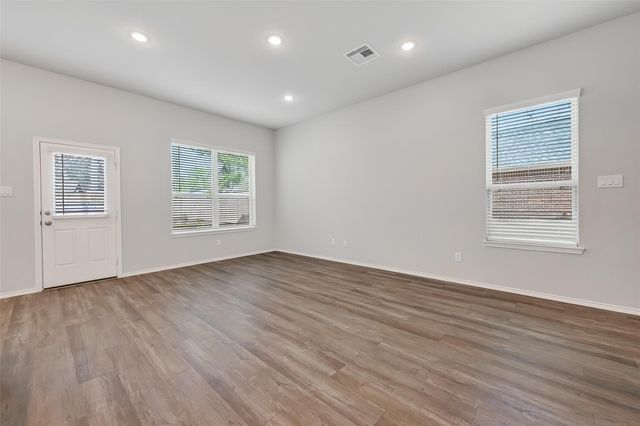 1452 Glen Oaks, Conroe, TX 77385