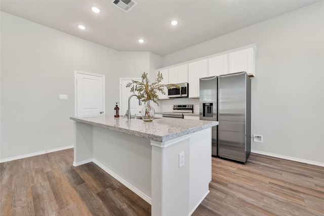 1452 Glen Oaks, Conroe, TX 77385