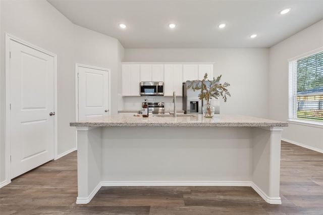 1452 Glen Oaks, Conroe, TX 77385