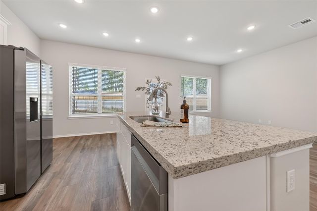 1452 Glen Oaks, Conroe, TX 77385