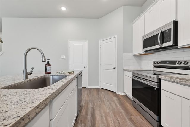 1452 Glen Oaks, Conroe, TX 77385