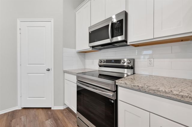 1452 Glen Oaks, Conroe, TX 77385