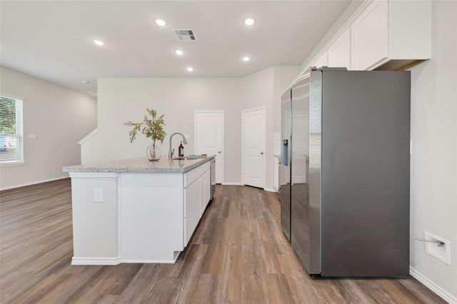 1452 Glen Oaks, Conroe, TX 77385